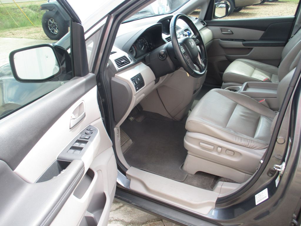 2011 Honda Odyssey Image 18