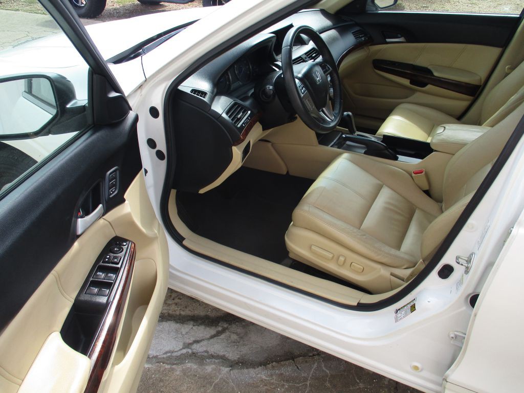 2012 Honda Crosstour Image 18