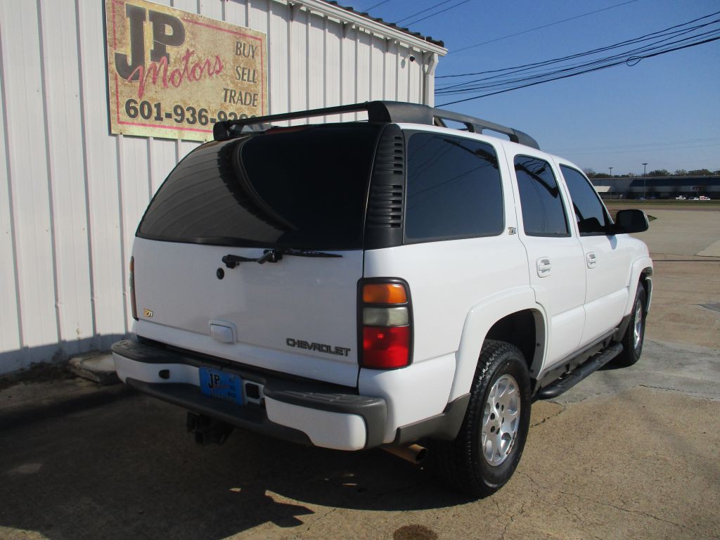 2004 Chevrolet Tahoe Image 3