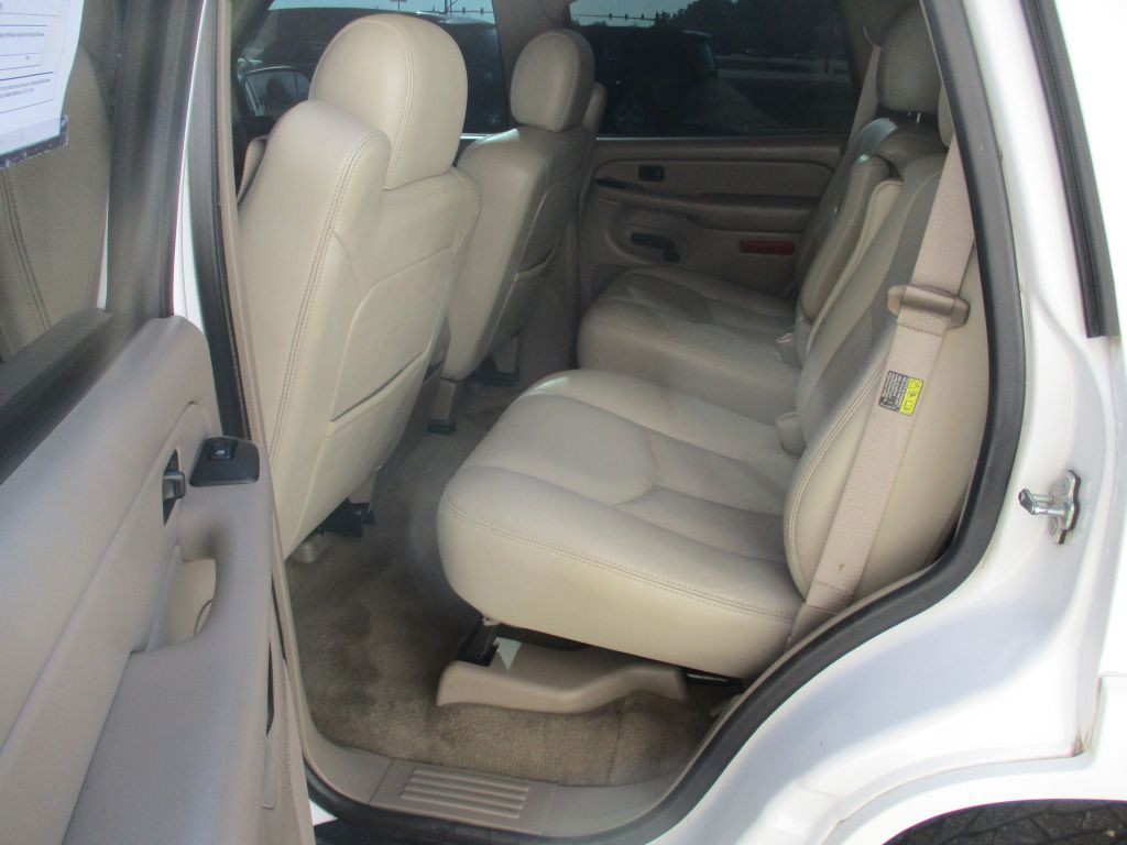 2004 Chevrolet Tahoe Image 18