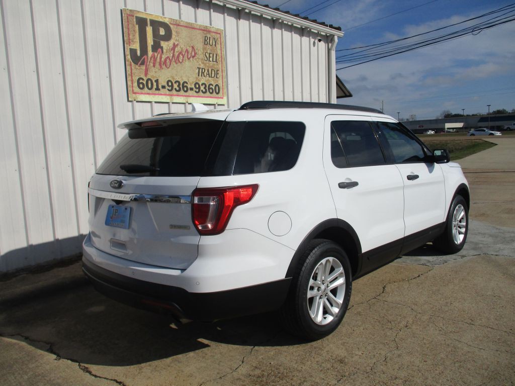 2016 Ford Explorer Image 3