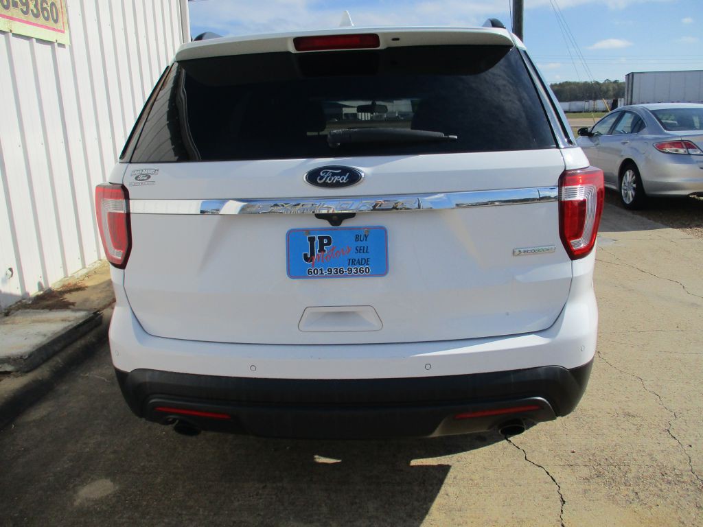 2016 Ford Explorer Image 4