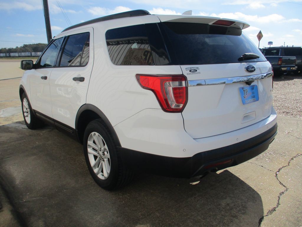 2016 Ford Explorer Image 5