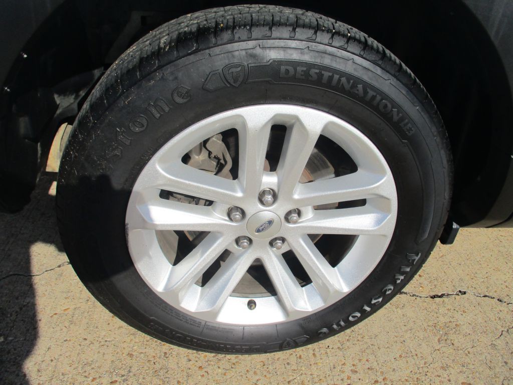 2016 Ford Explorer Image 9