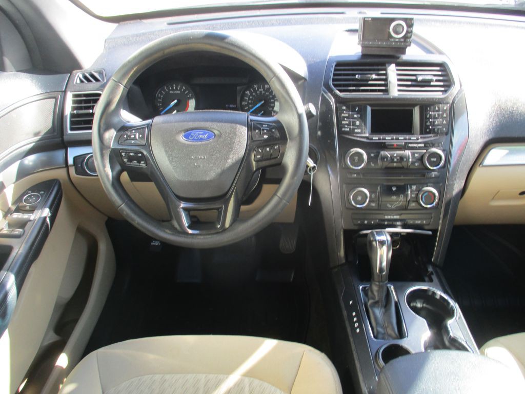 2016 Ford Explorer Image 11