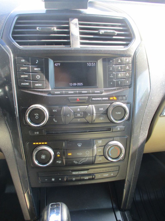 2016 Ford Explorer Image 15