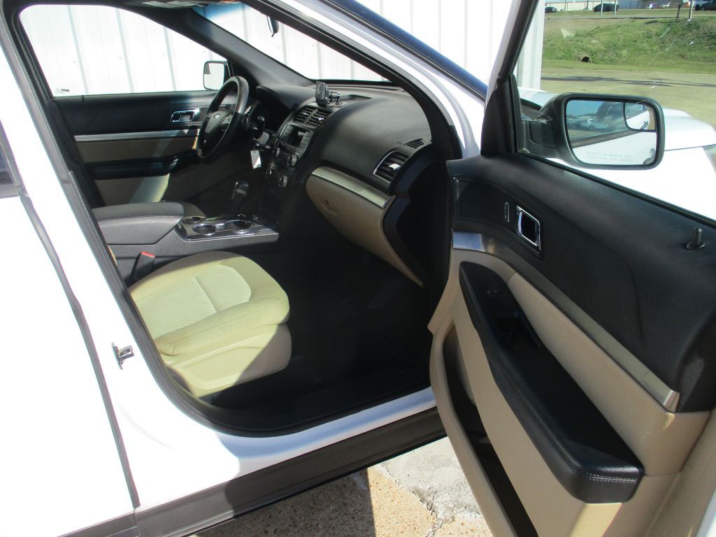 2016 Ford Explorer Image 21