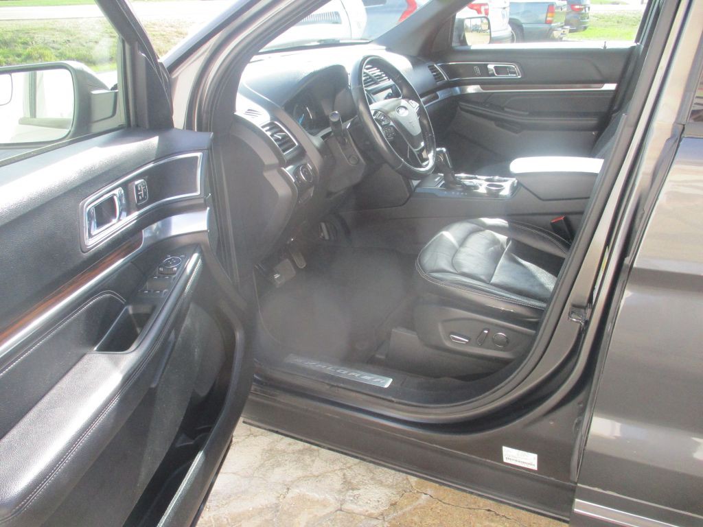 2018 Ford Explorer Image 17