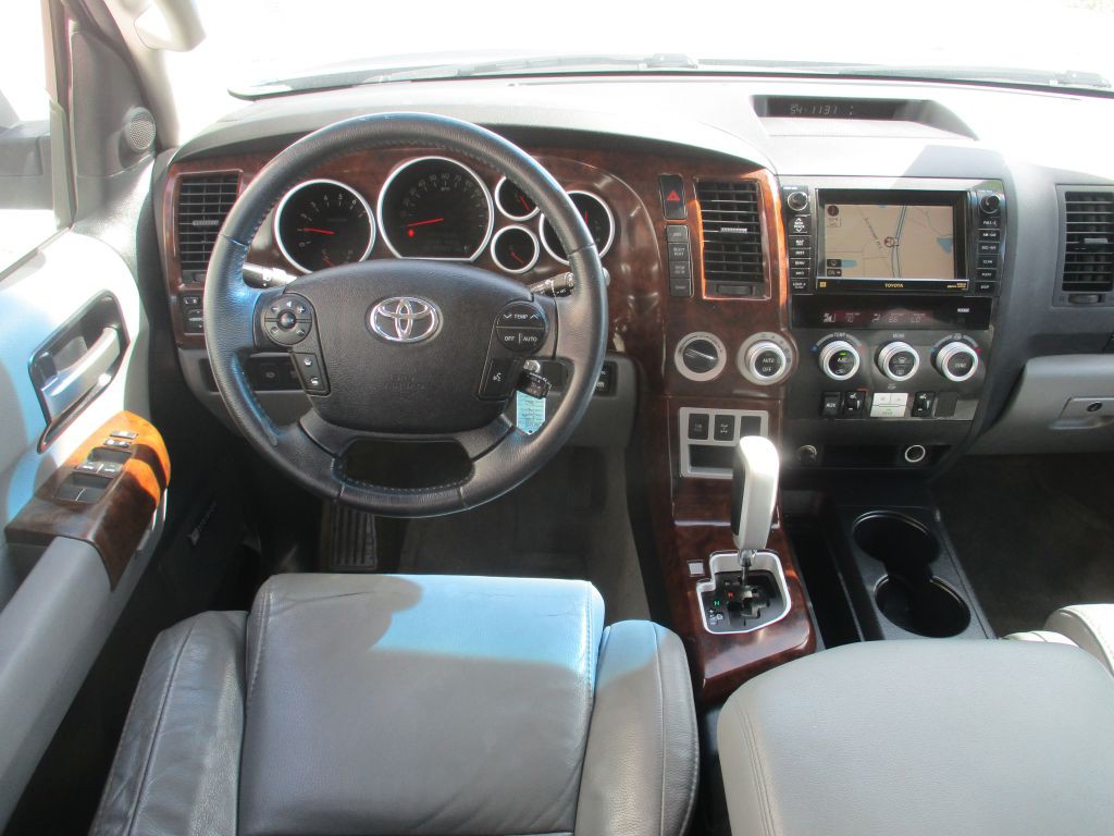 2008 Toyota Sequoia Image 12