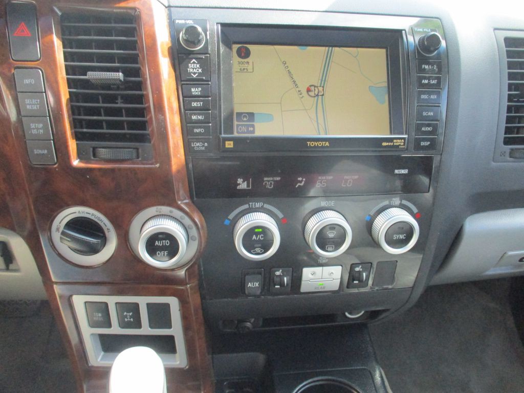 2008 Toyota Sequoia Image 16