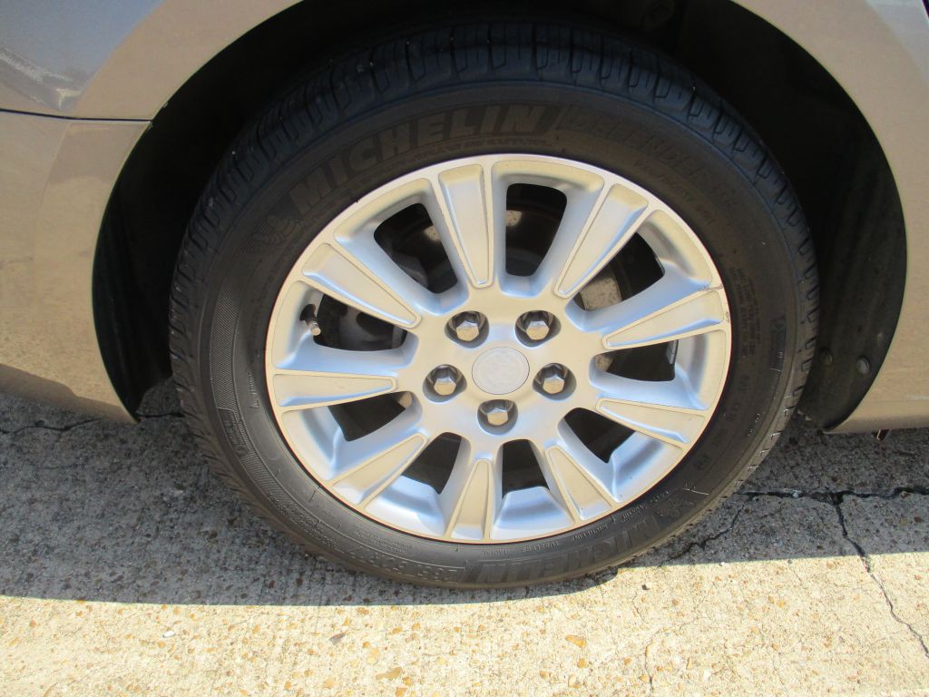 2012 Buick Lacrosse Image 9