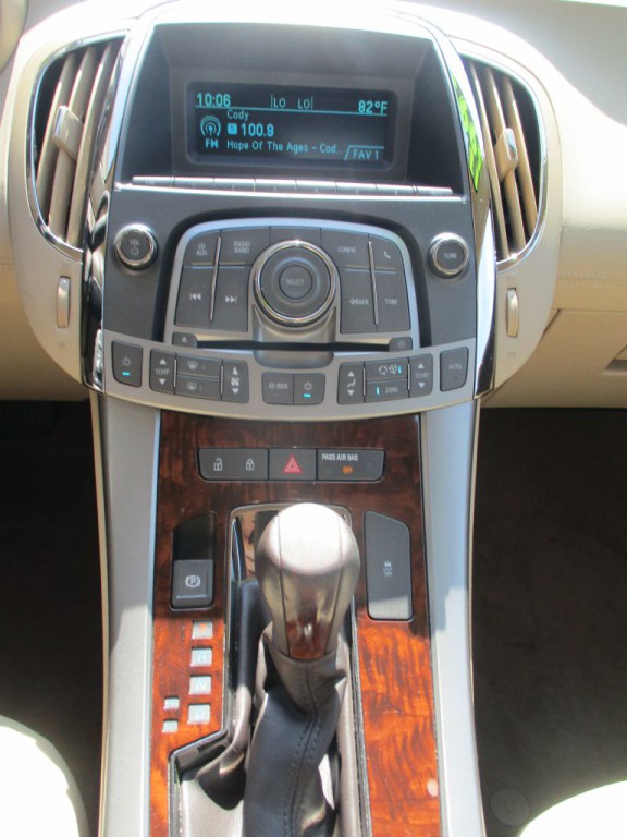 2012 Buick Lacrosse Image 13
