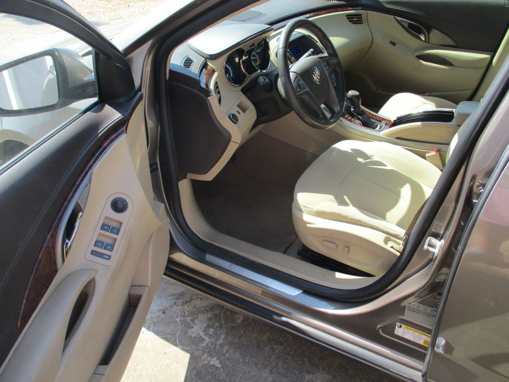 2012 Buick Lacrosse Image 17
