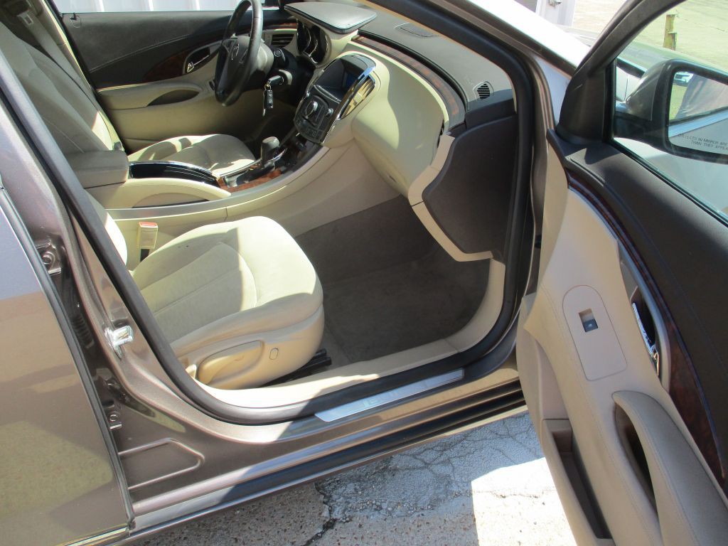 2012 Buick Lacrosse Image 21