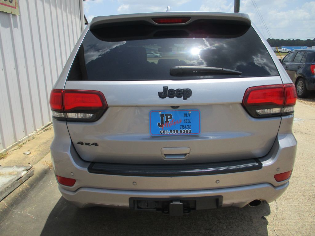 2017 Jeep Grand Cherokee Image 4