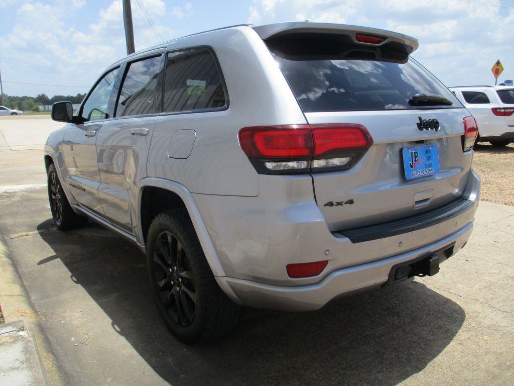 2017 Jeep Grand Cherokee Image 5