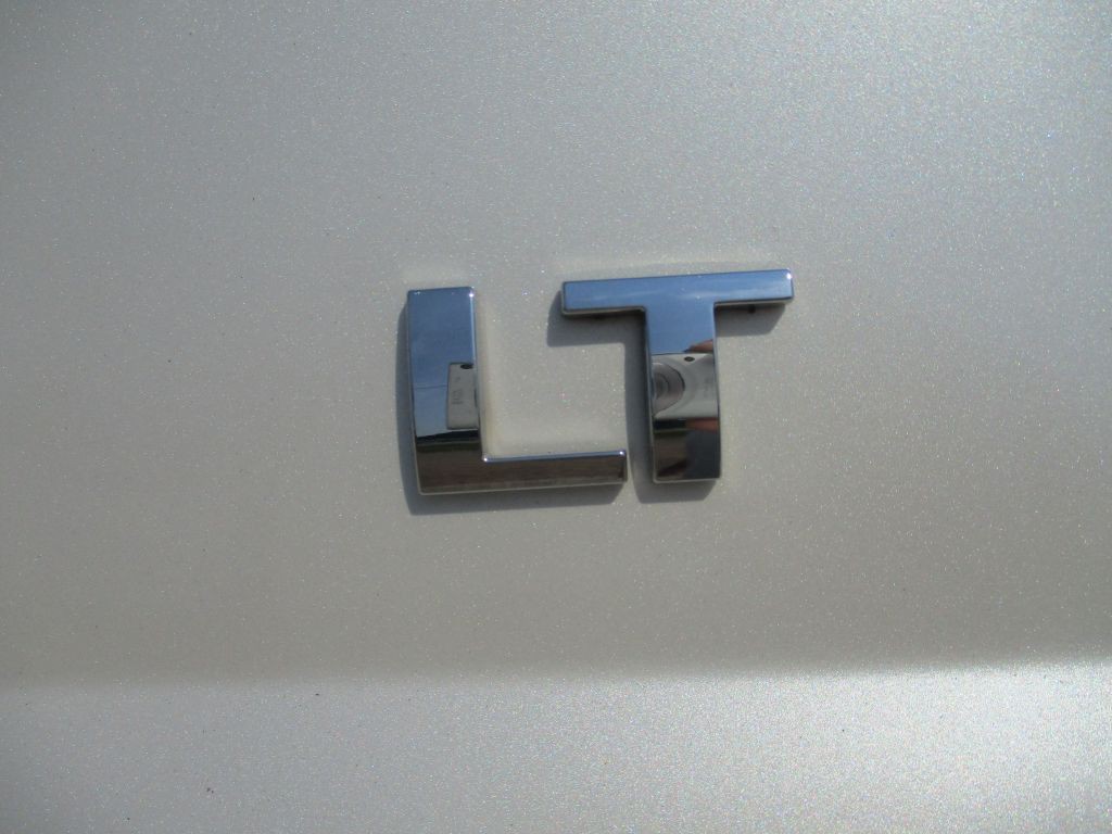 2015 Chevrolet Suburban Image 10
