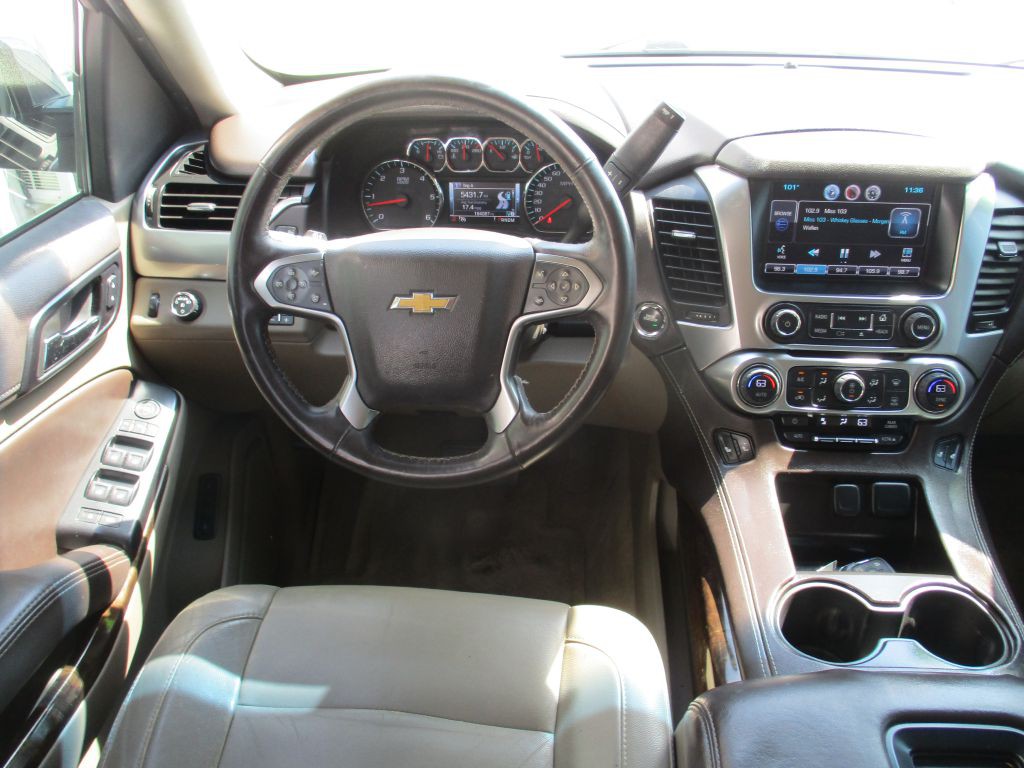 2015 Chevrolet Suburban Image 12