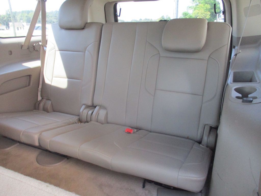 2015 Chevrolet Suburban Image 22