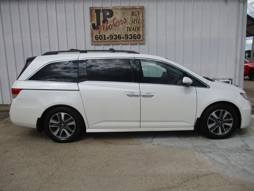 2015 Honda Odyssey Image 2