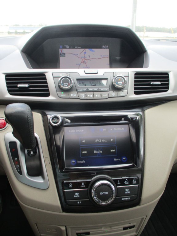 2015 Honda Odyssey Image 16