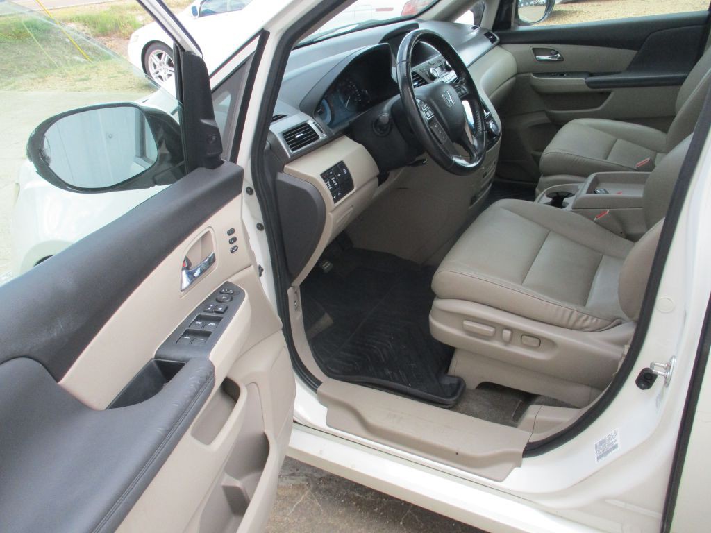 2015 Honda Odyssey Image 21