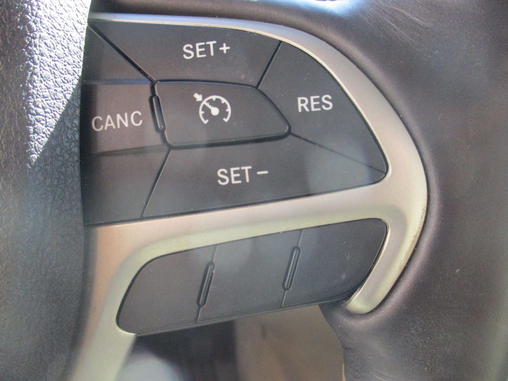 2017 Jeep Grand Cherokee Image 17