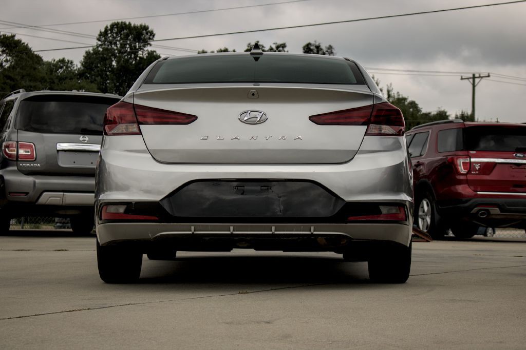2020 Hyundai Elantra Image 4