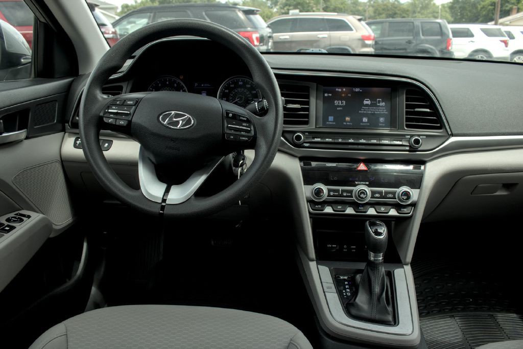 2020 Hyundai Elantra Image 6