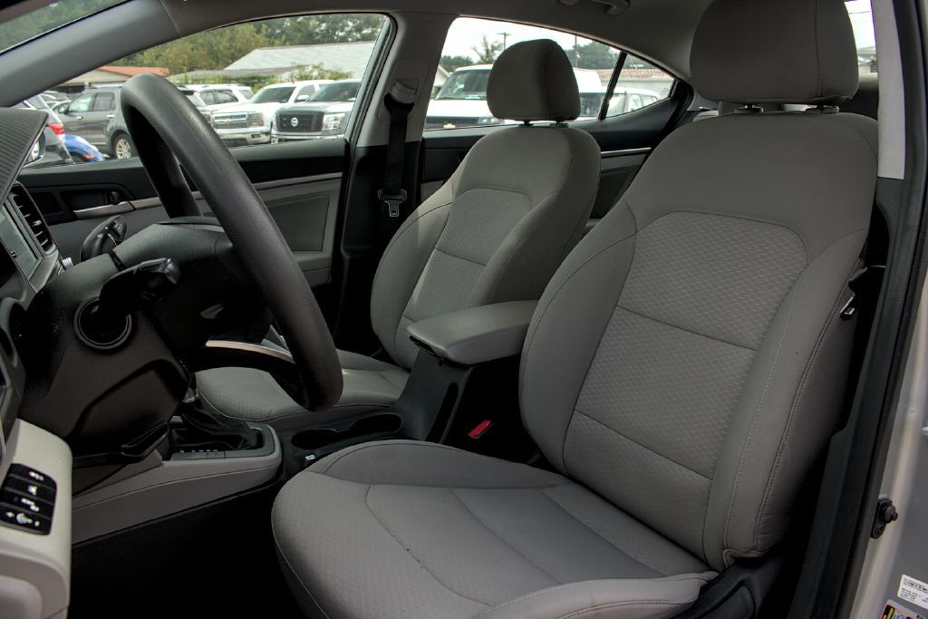 2020 Hyundai Elantra Image 7