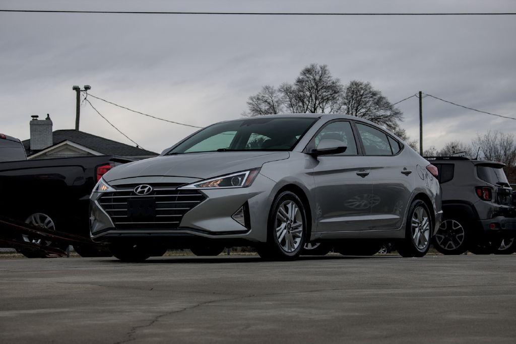 2020 Hyundai Elantra Image 1
