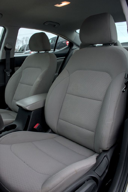 2020 Hyundai Elantra Image 7