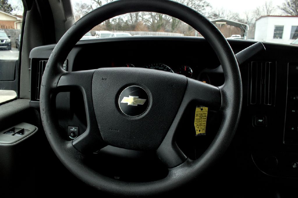 2019 Chevrolet Express Image 5