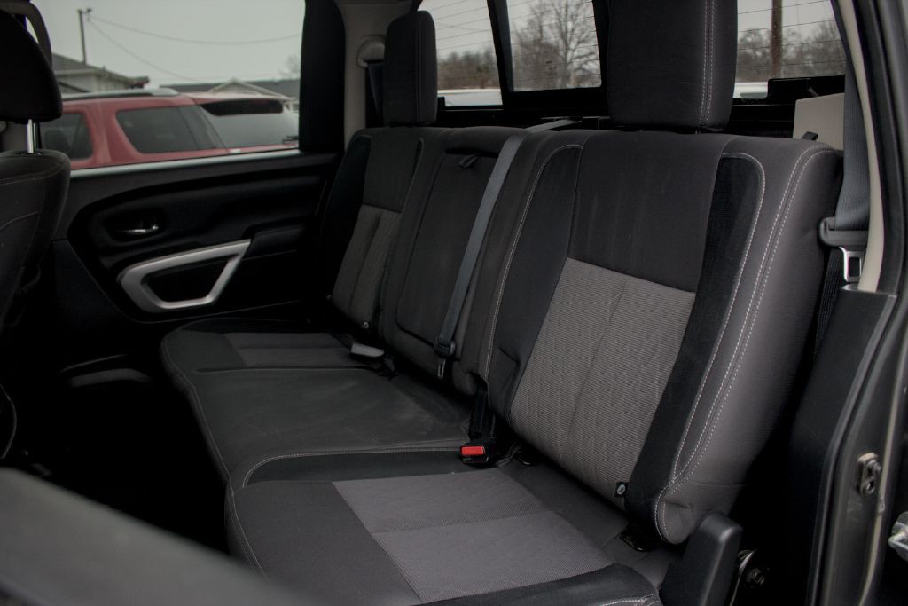2021 Nissan Titan Image 8