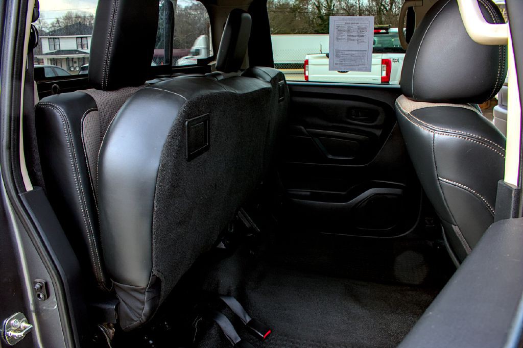 2017 Nissan Titan Image 9