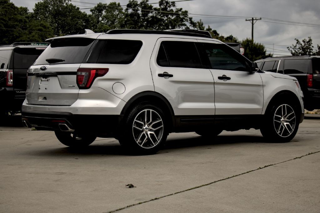 2017 Ford Explorer Image 3