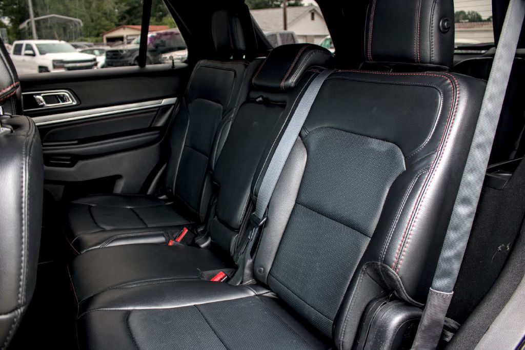 2017 Ford Explorer Image 8