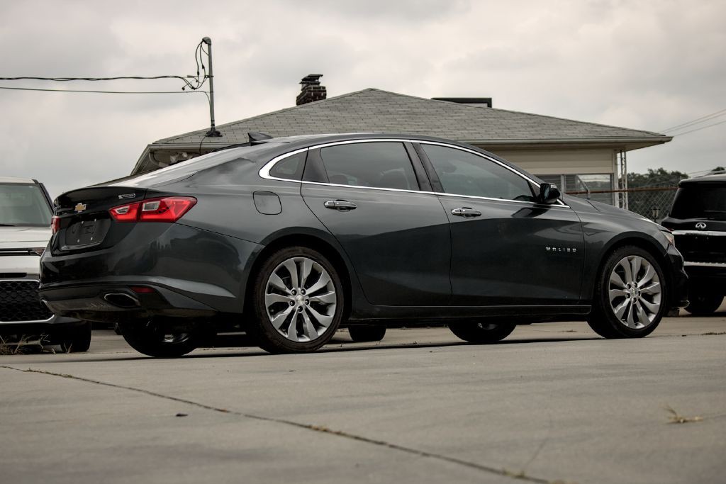 2017 Chevrolet Malibu Image 4