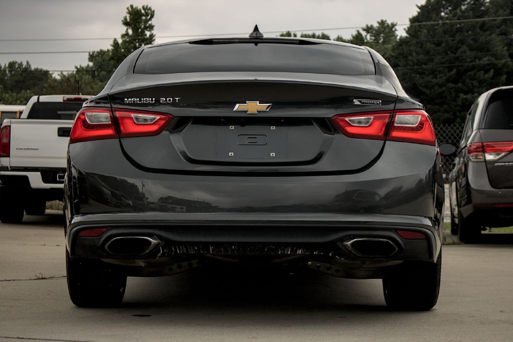 2017 Chevrolet Malibu Image 5