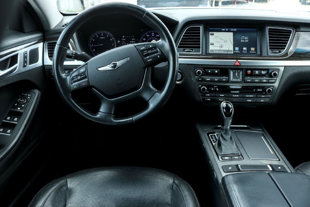 2017 Genesis G80 Image 6