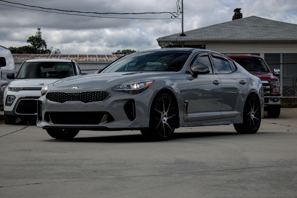 2019 Kia Stinger Image 1