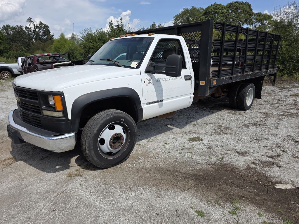 2000 Chevrolet C/K Image 3