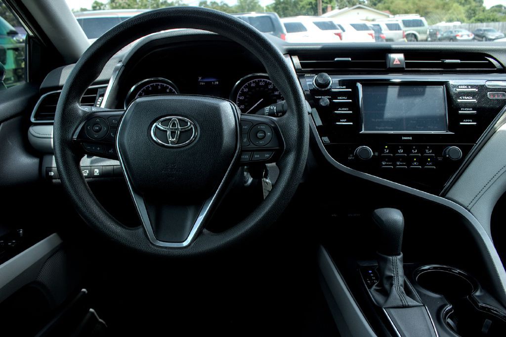 2020 Toyota Camry Image 6