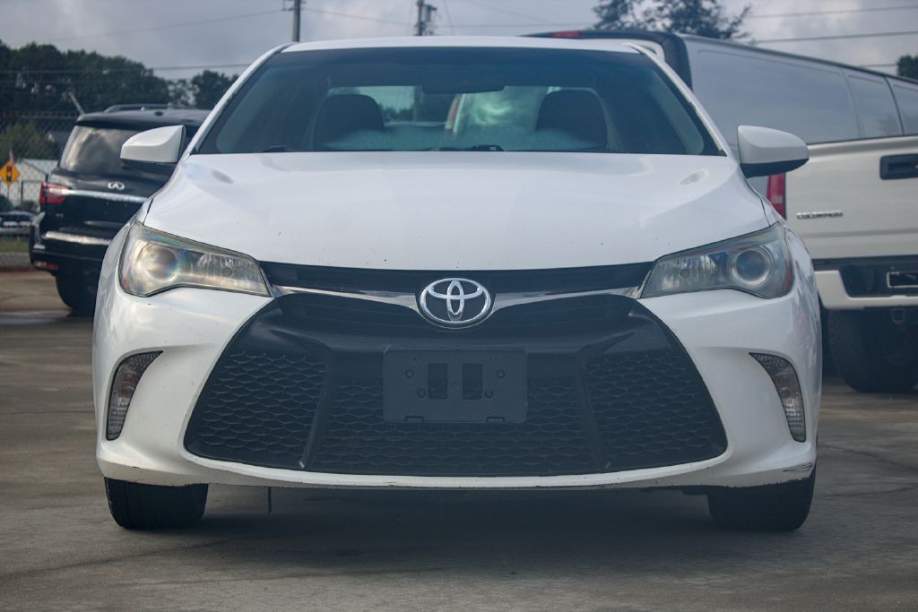 2015 Toyota Camry Image 2