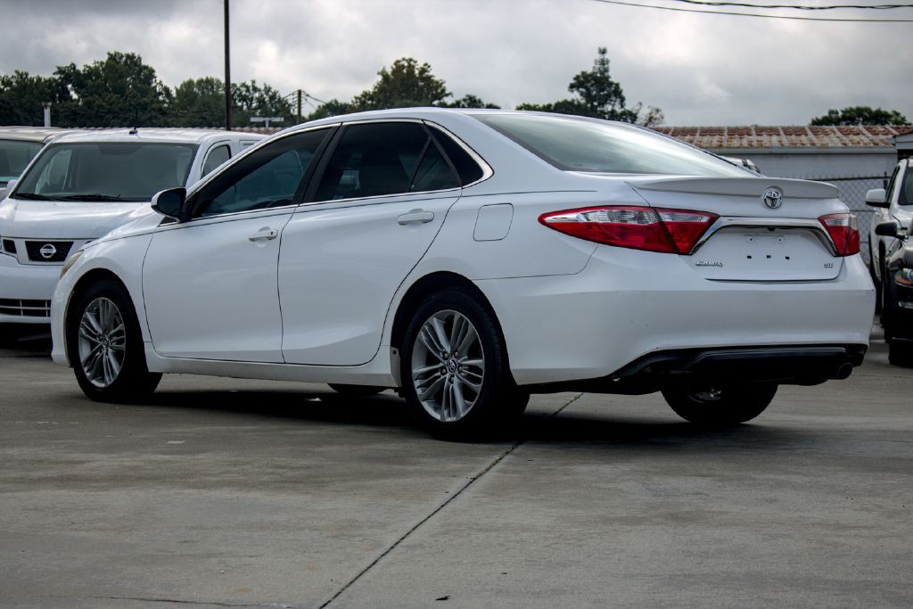 2015 Toyota Camry Image 3