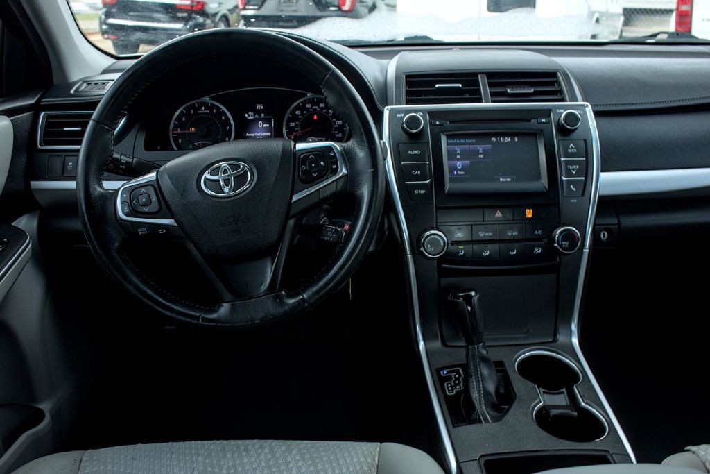 2015 Toyota Camry Image 6