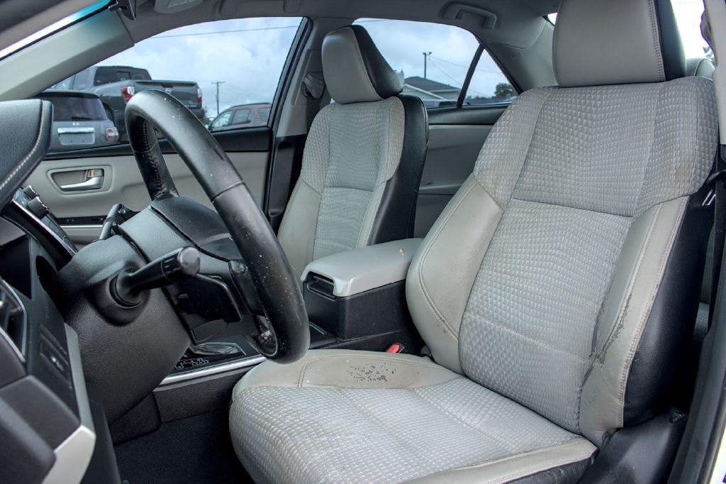 2015 Toyota Camry Image 7