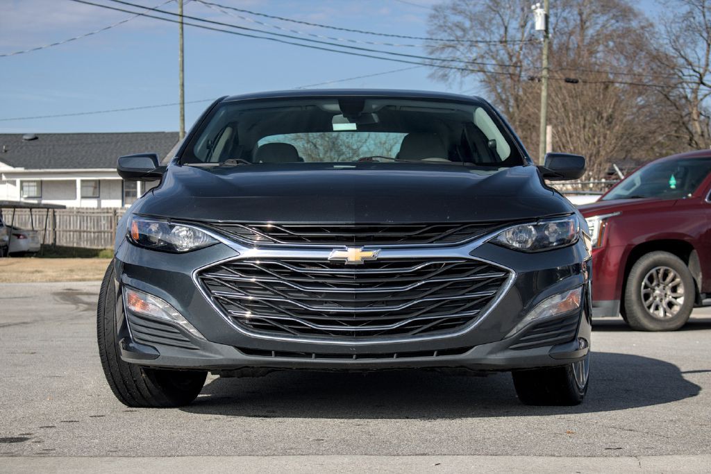 2021 Chevrolet Malibu Image 2