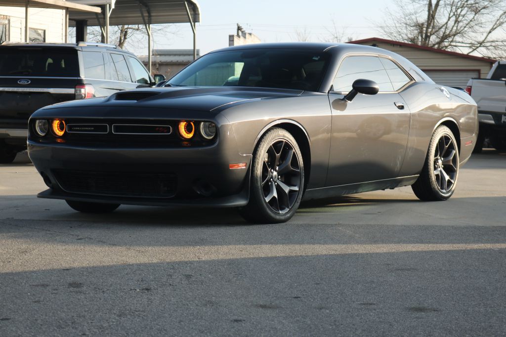 2019 Dodge Challenger Image 1
