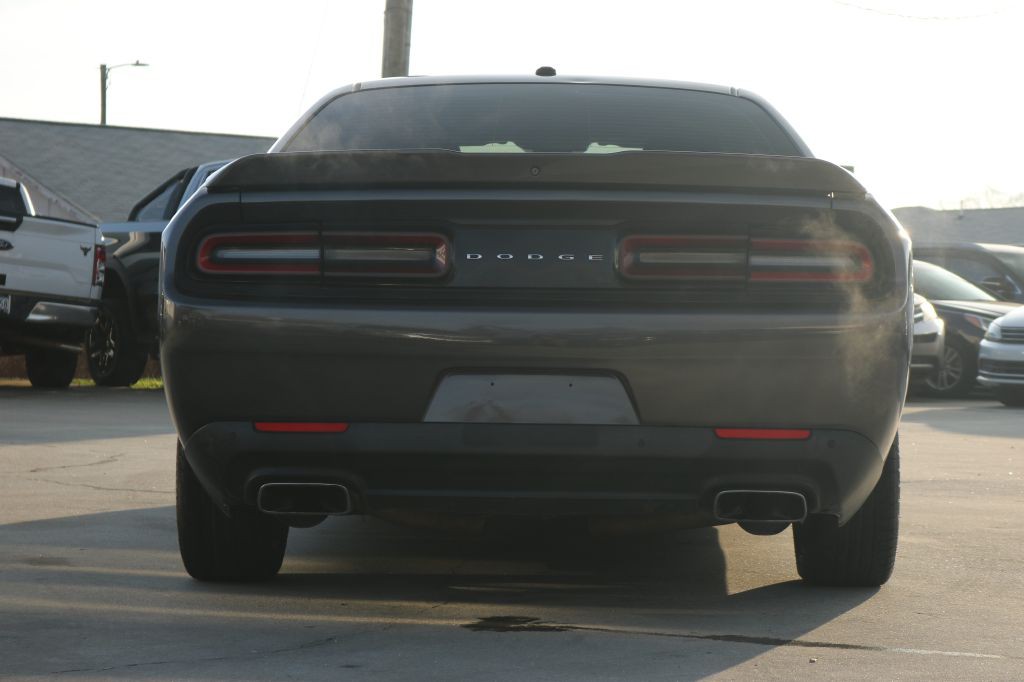 2019 Dodge Challenger Image 5